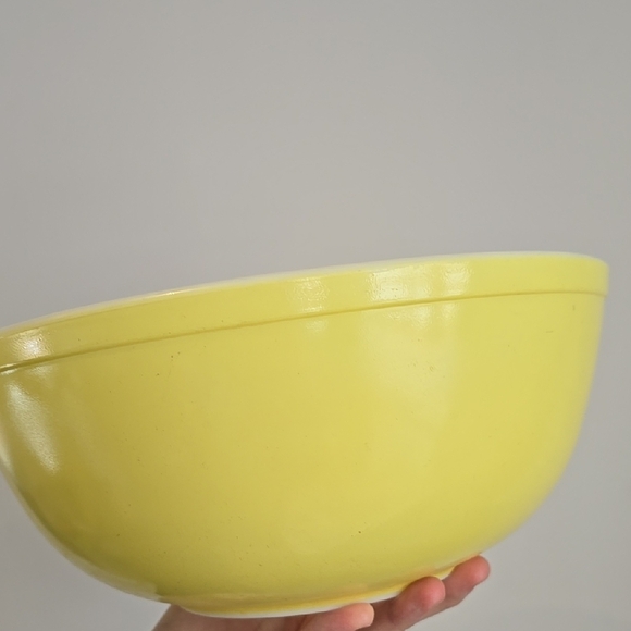 Vintage PYREX Yellow Mixing Bowl #404 - Picture 2 of 6